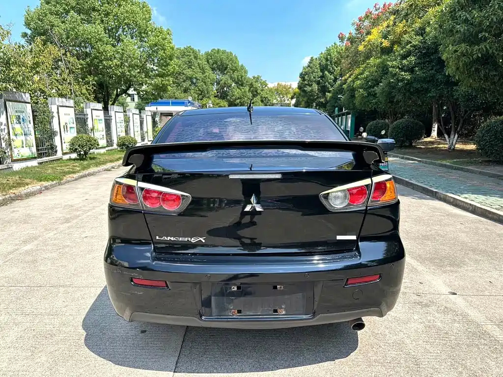 MITSUBISHI LANCER EX 2012