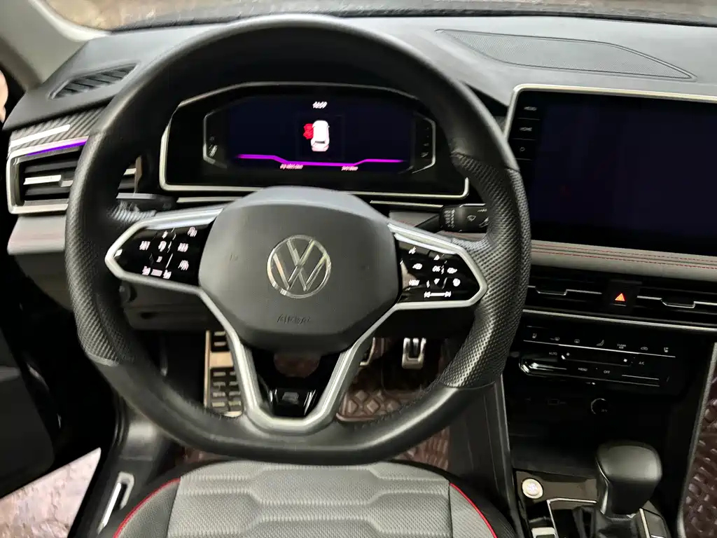 VOLKSWAGEN TIGUAN L 2022