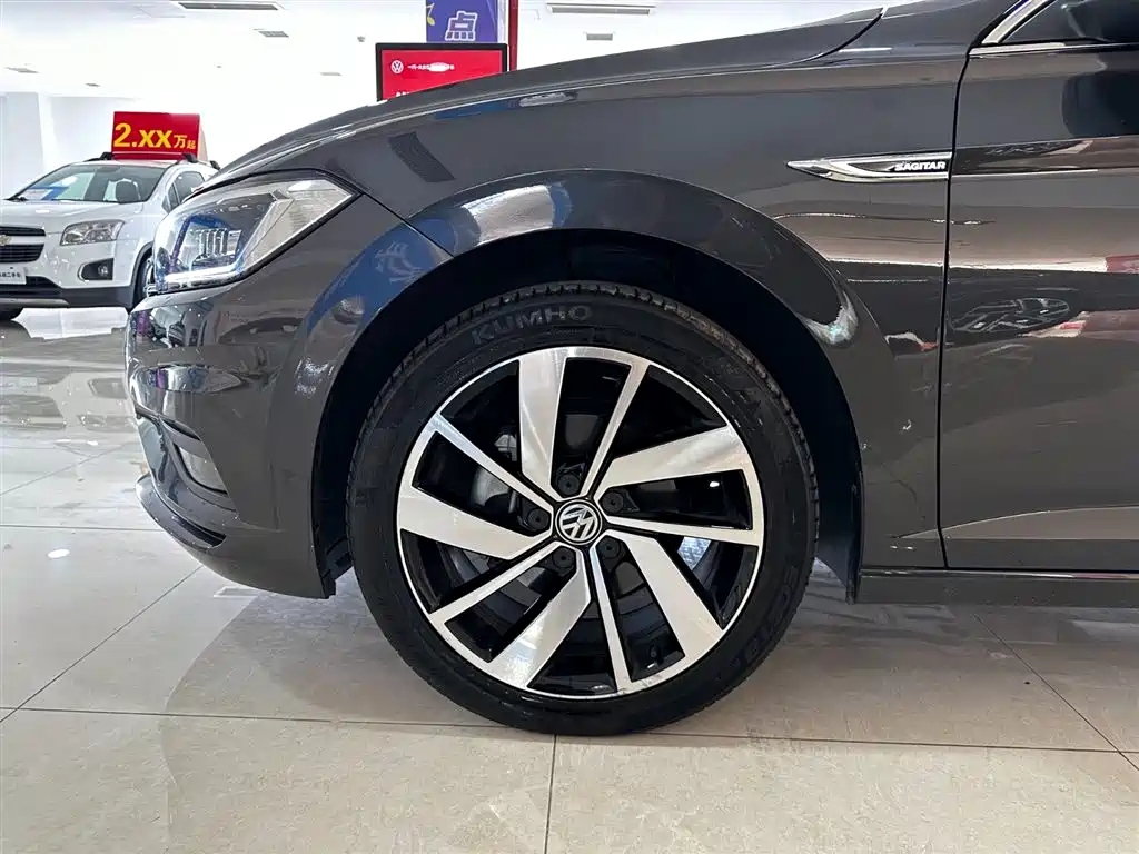 VOLKSWAGEN SAGITAR 2022