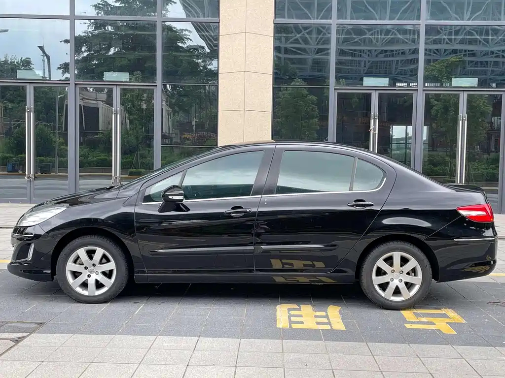 PEUGEOT 408 2013