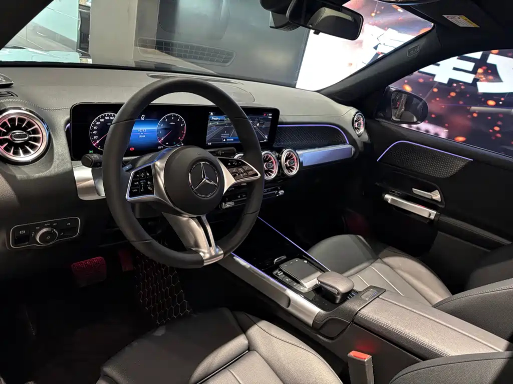 MERCEDES BENZ GLB 2024