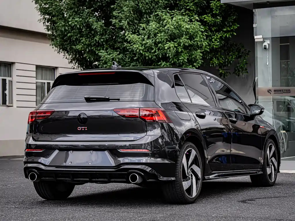 VOLKSWAGEN GOLF GTI 2024