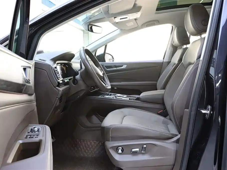 VOLKSWAGEN VILORAN 2022