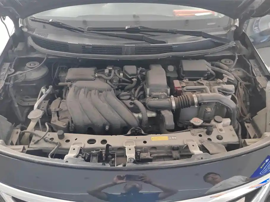 NISSAN SUNNY 2015