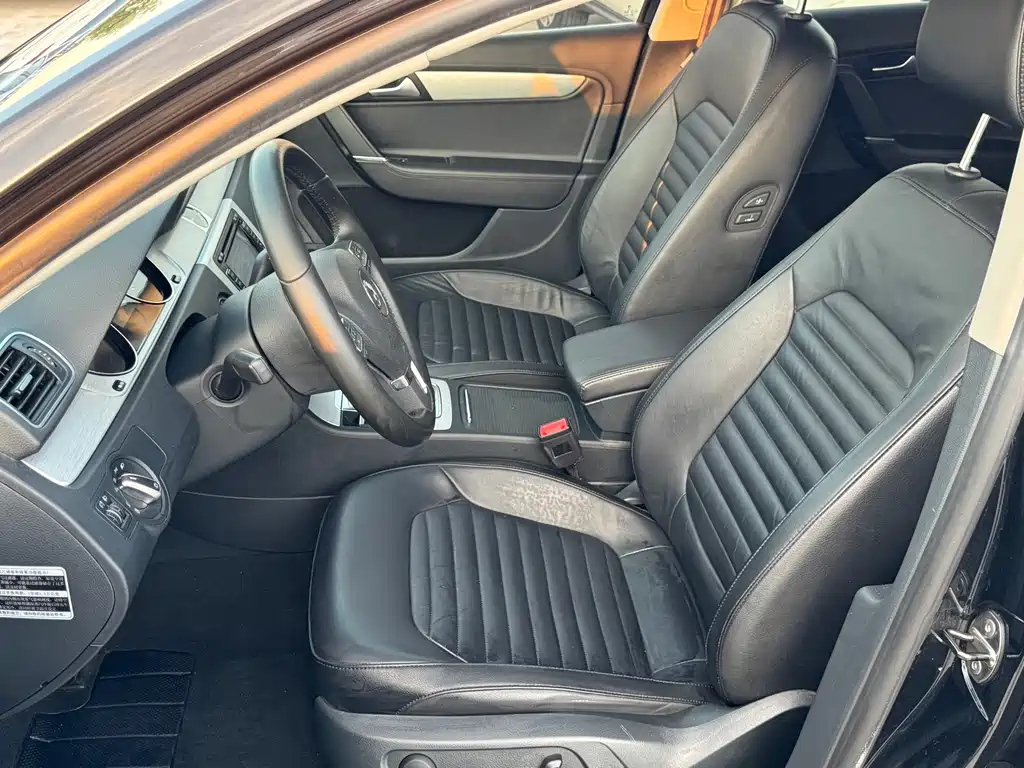 VOLKSWAGEN MAGOTAN 2013