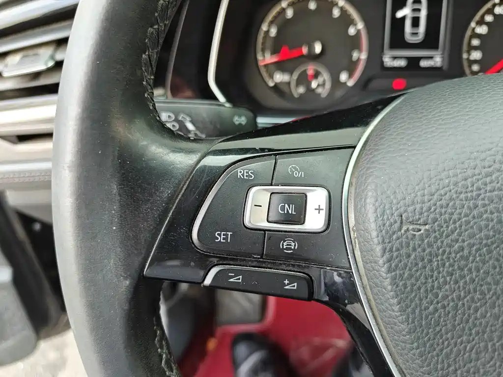 VOLKSWAGEN SAGITAR 2019