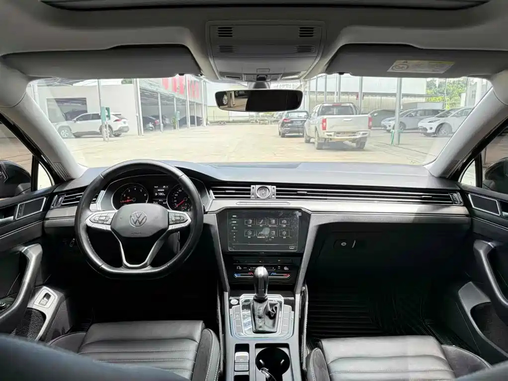 VOLKSWAGEN MAGOTAN 2020