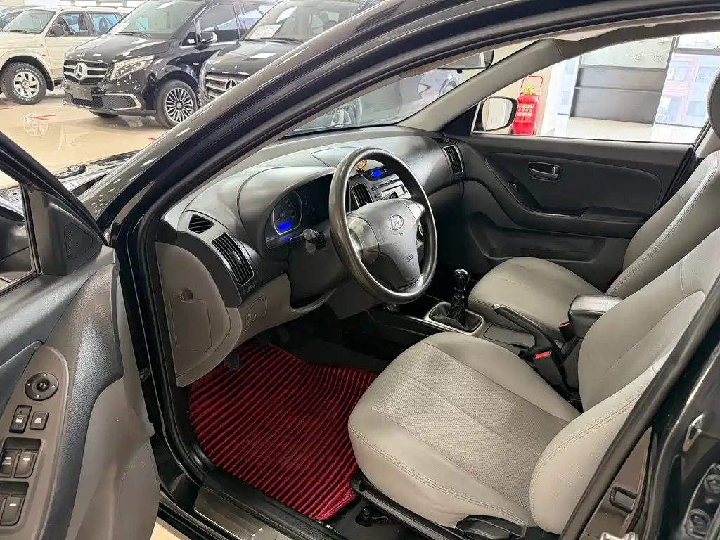 HYUNDAI CELESTA 2014