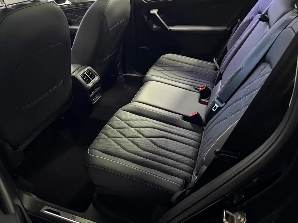 VOLKSWAGEN TIGUAN L 2022