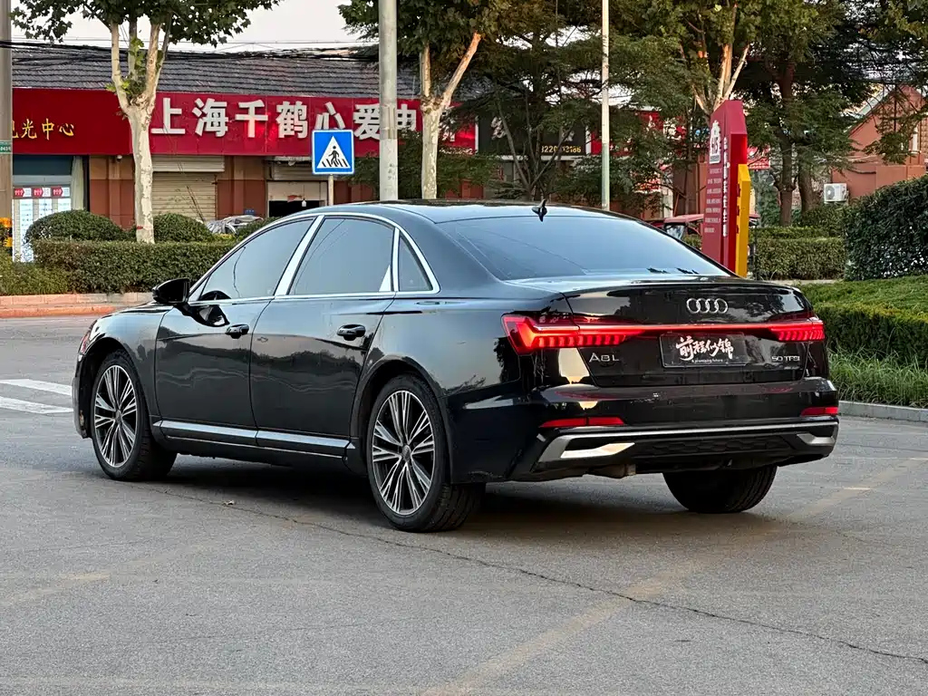 AUDI A8 2008