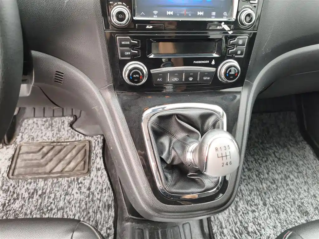 HAVAL H6 2015