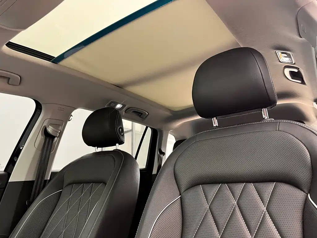 VOLKSWAGEN TIGUAN L 2023