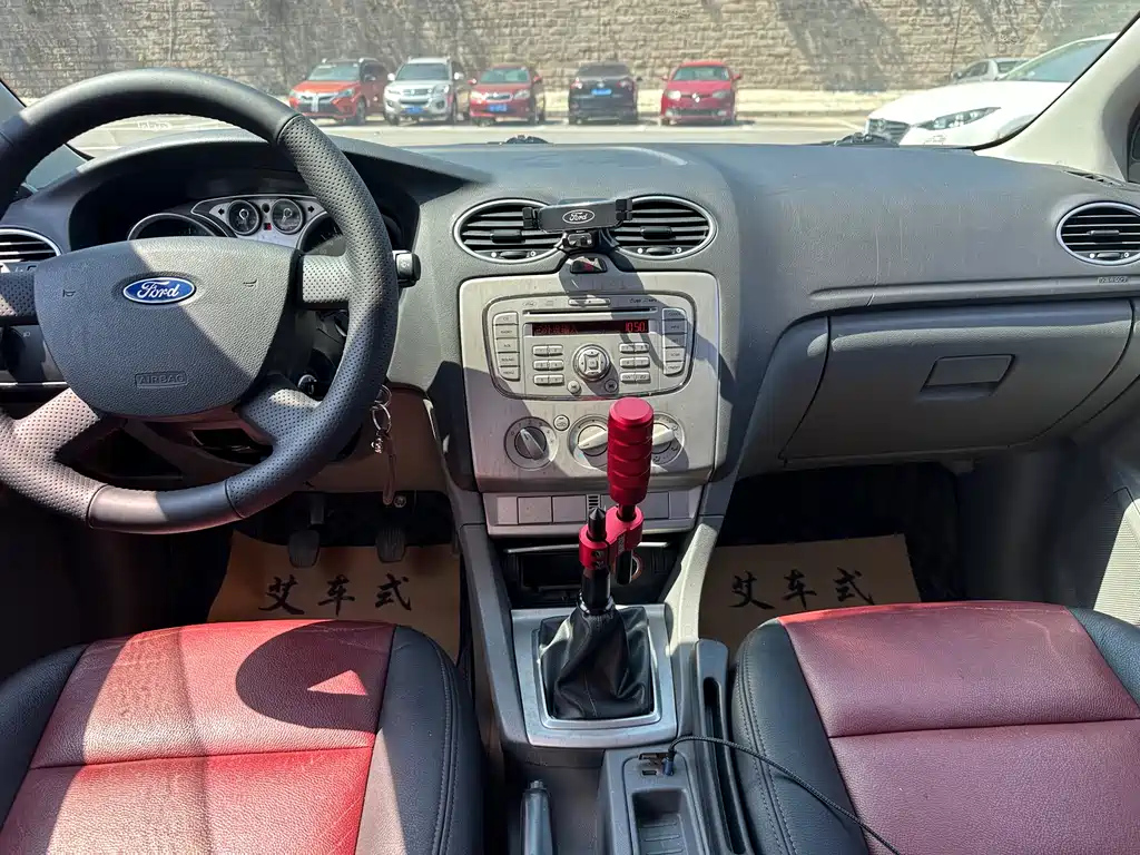 FORD FOCUS 2012