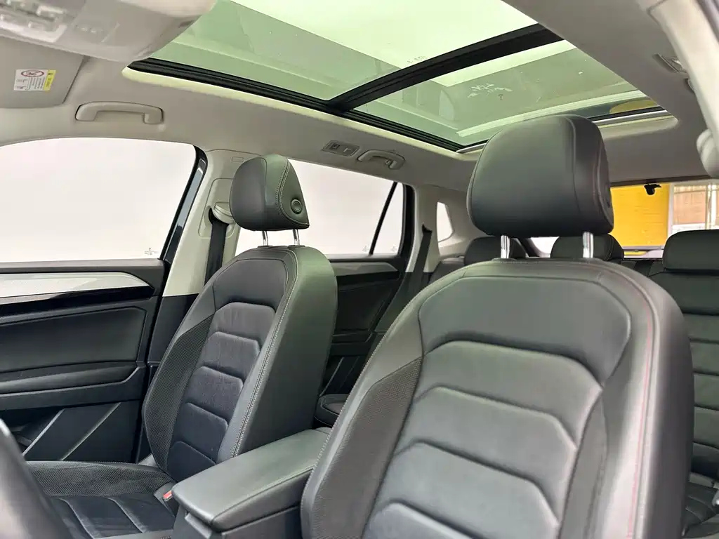 VOLKSWAGEN TAYRON 2019