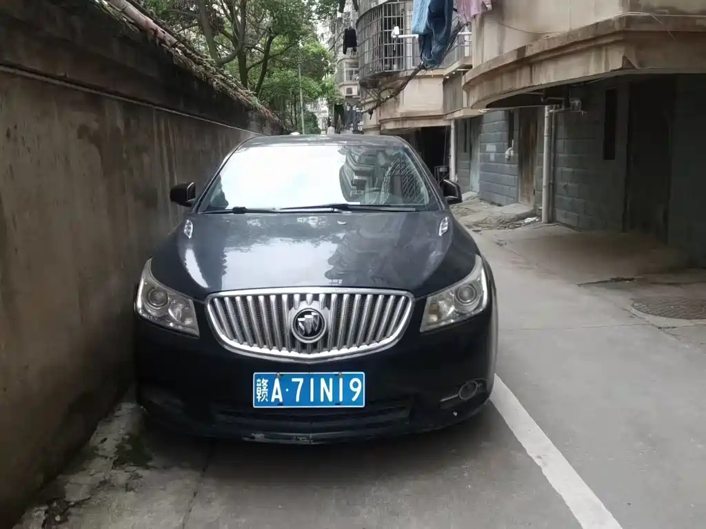 BUICK LACROSSE 2012