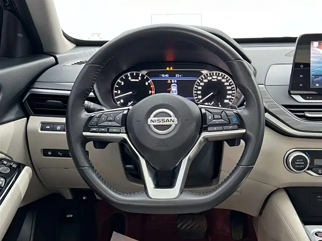 NISSAN TEANA 2022