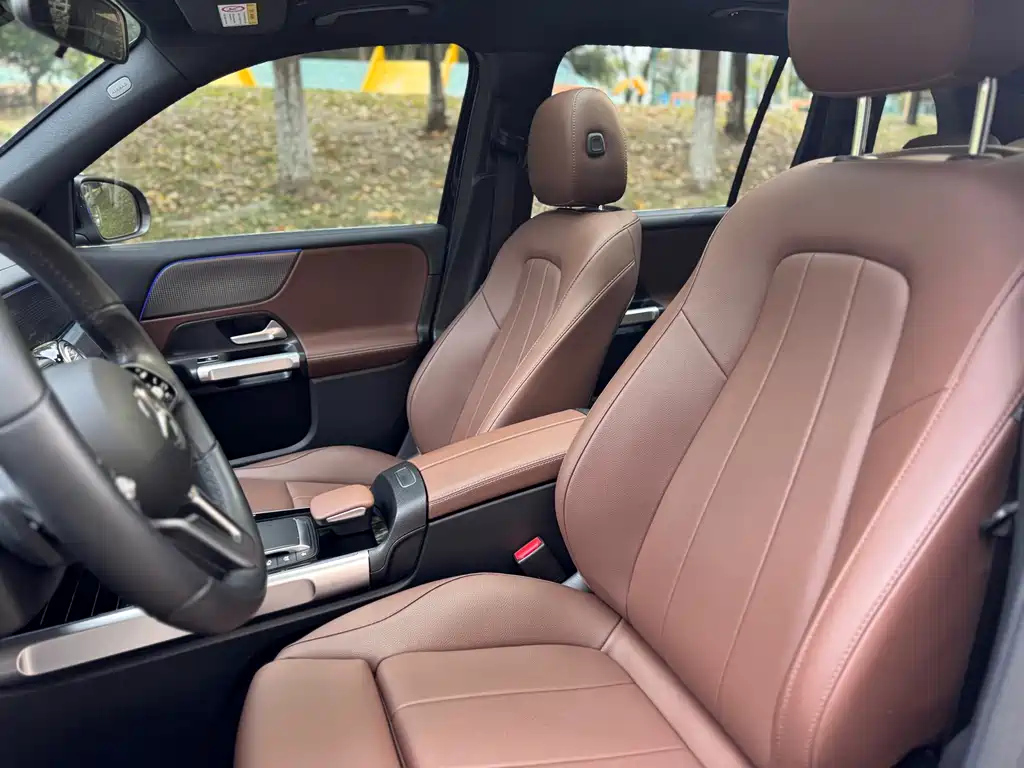 MERCEDES BENZ GLB 2023