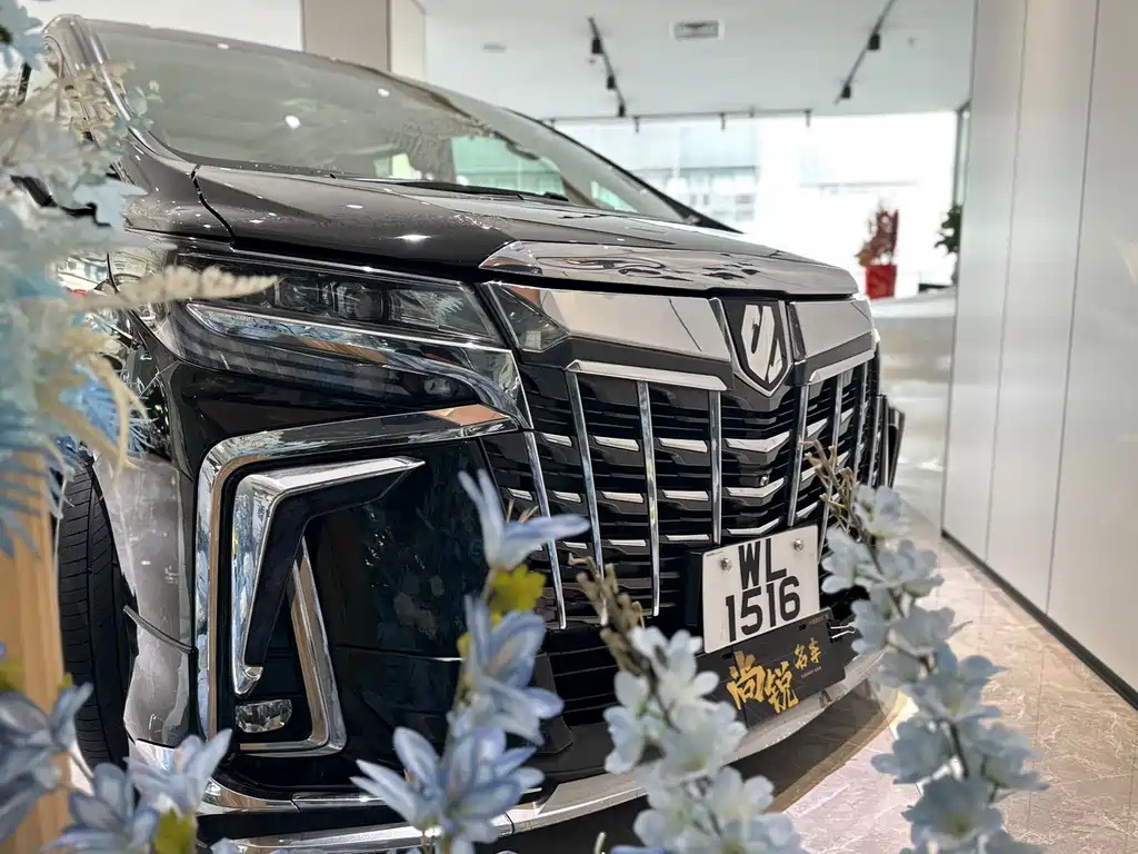 TOYOTA ALPHARD 2015