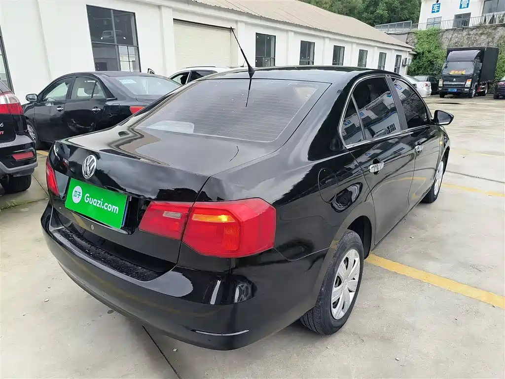 VOLKSWAGEN JETTA 2013