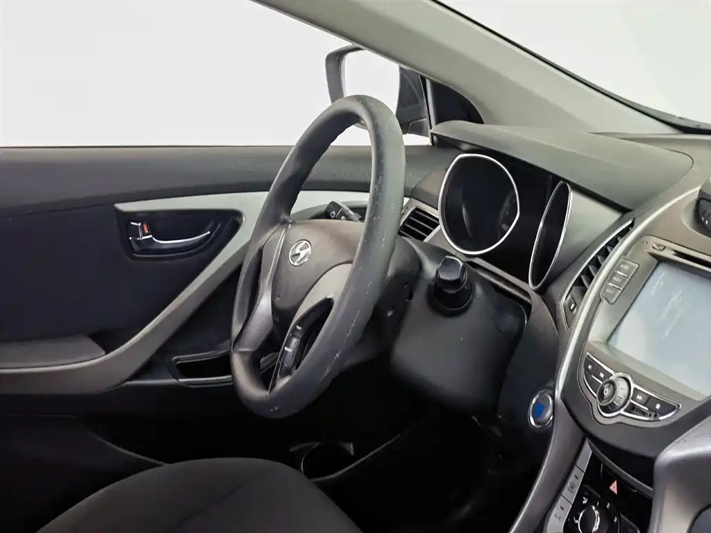 HYUNDAI ELANTRA 2013