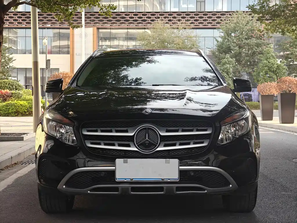 MERCEDES BENZ GLA 2021