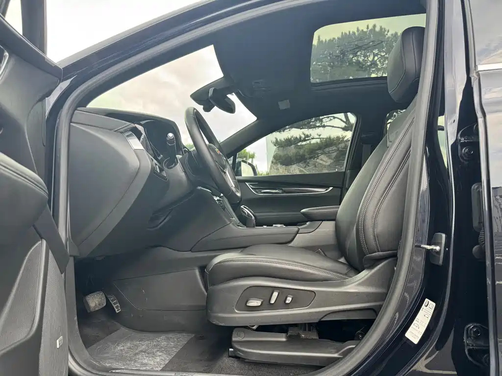CADILLAC XT5 2021