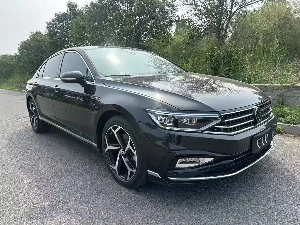 VOLKSWAGEN MAGOTAN 2023