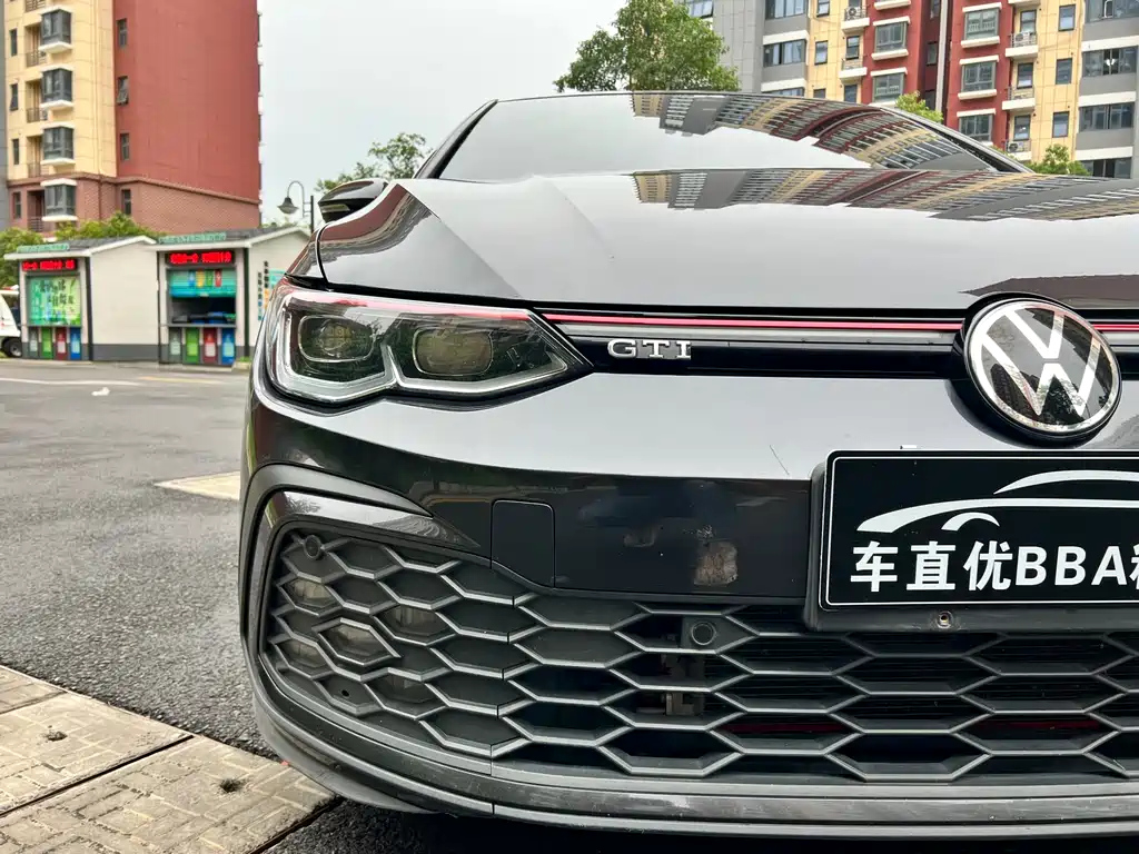 VOLKSWAGEN GOLF GTI 2021