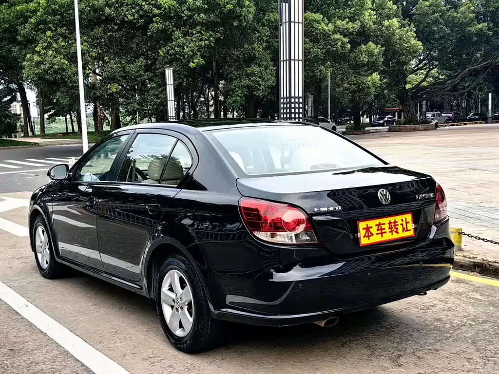 VOLKSWAGEN LAVIDA 2013