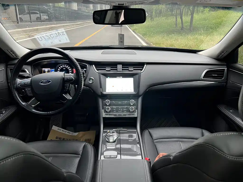 FORD TAURUS 2017