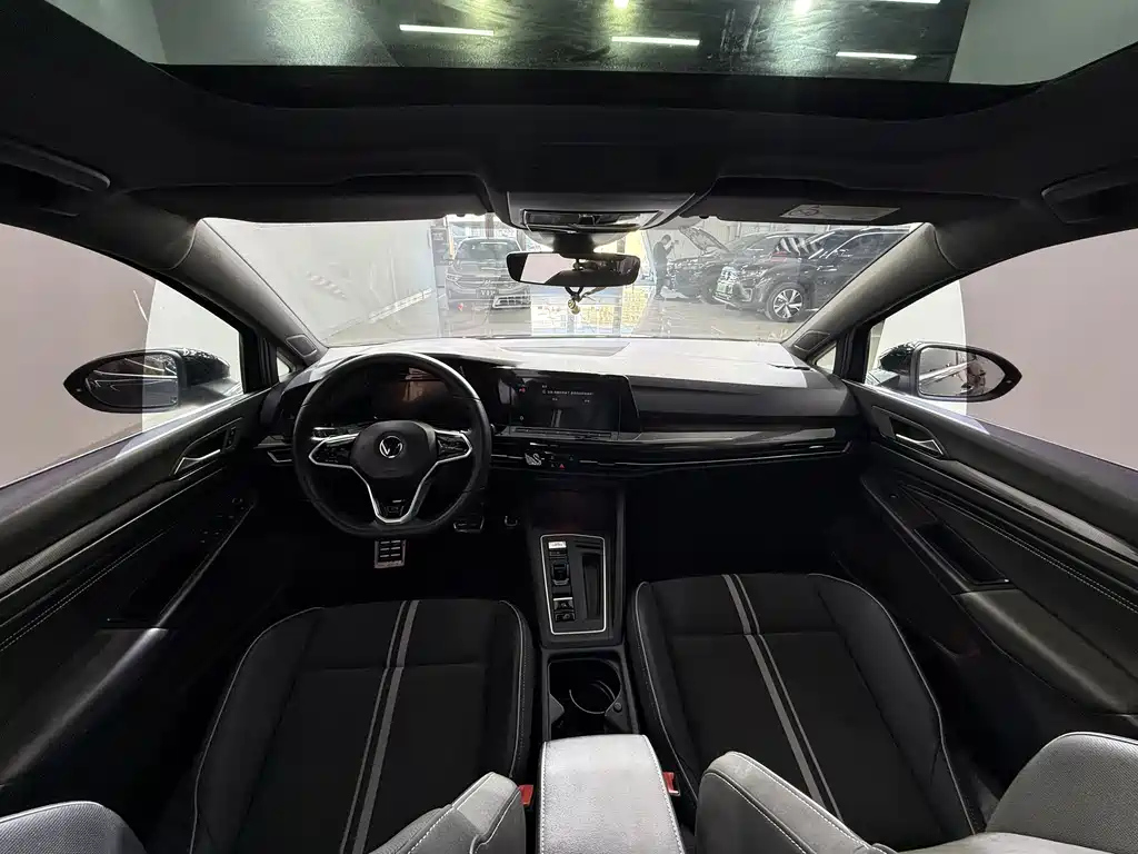 VOLKSWAGEN GOLF 2021