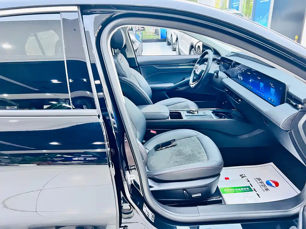 FORD MONDEO 2023