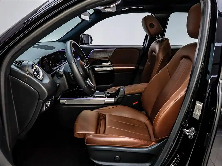MERCEDES BENZ GLB 2023