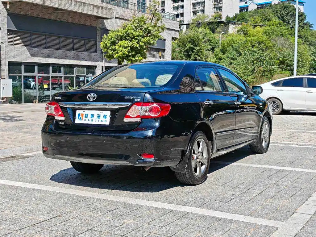 TOYOTA COROLLA 2013