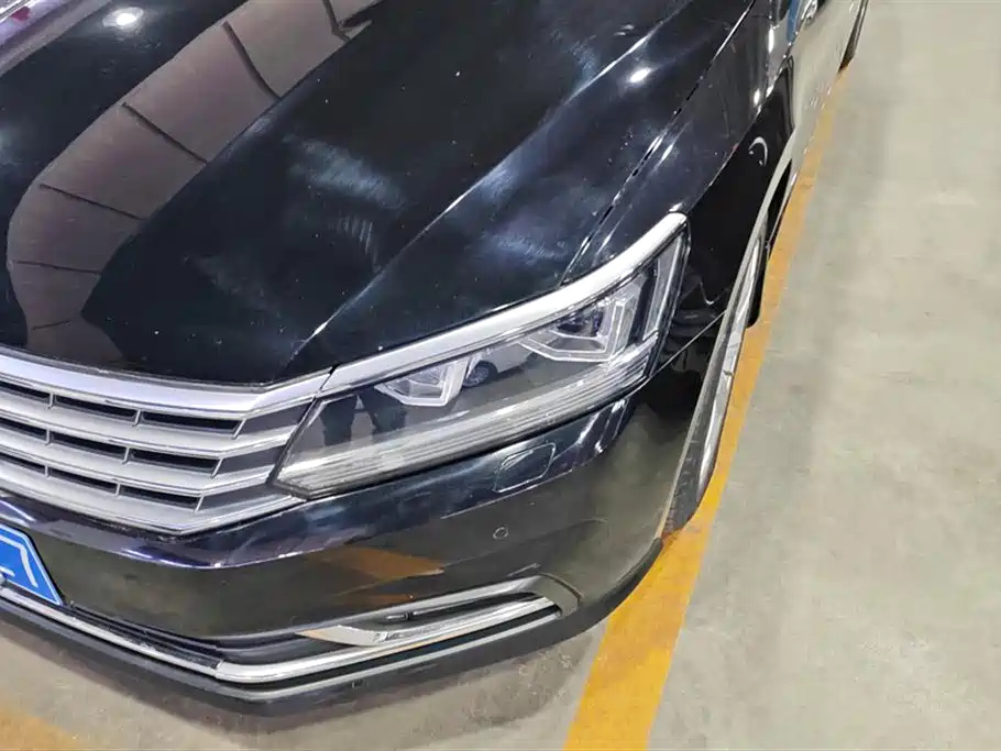 VOLKSWAGEN PASSAT 2017