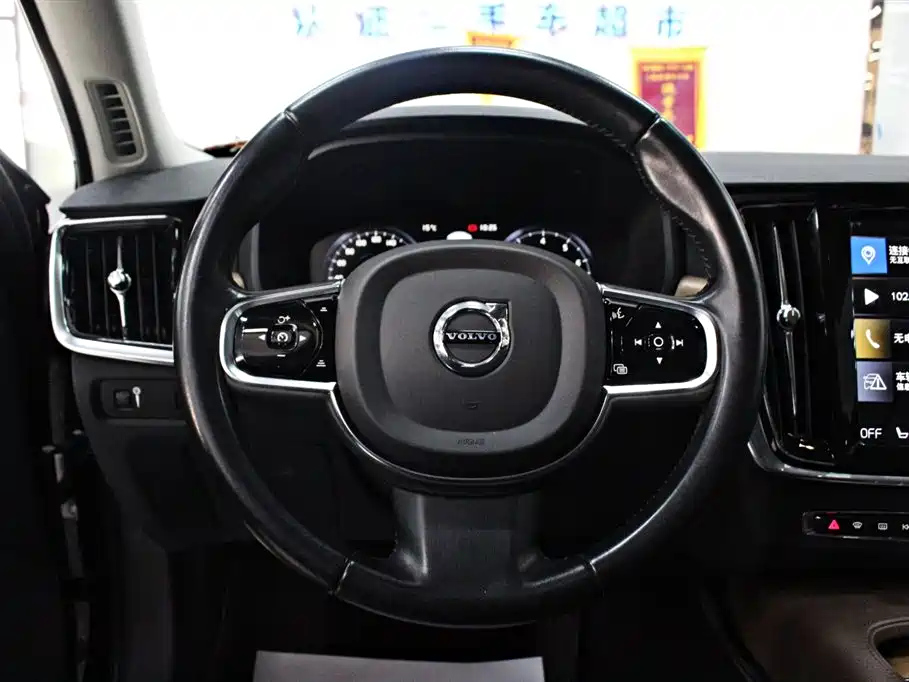 VOLVO S90 2019