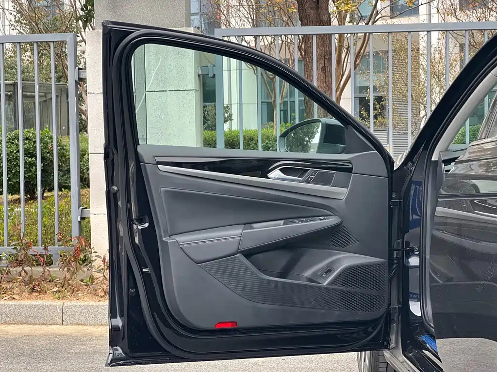 VOLKSWAGEN PASSAT 2025