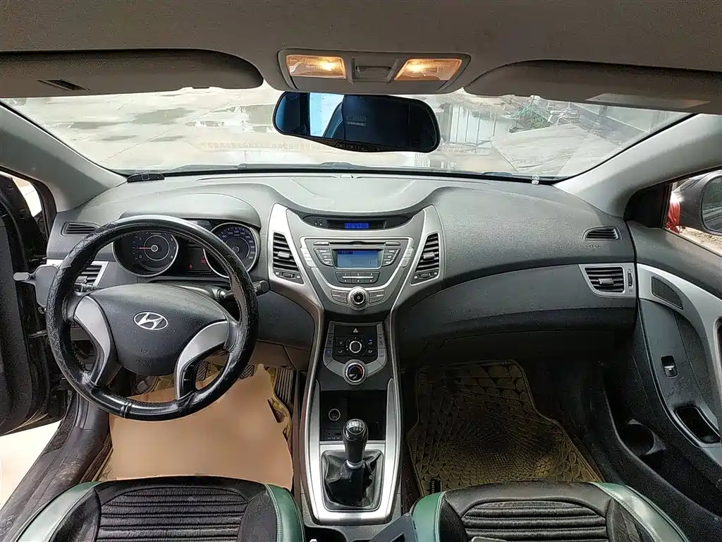 HYUNDAI ELANTRA 2012