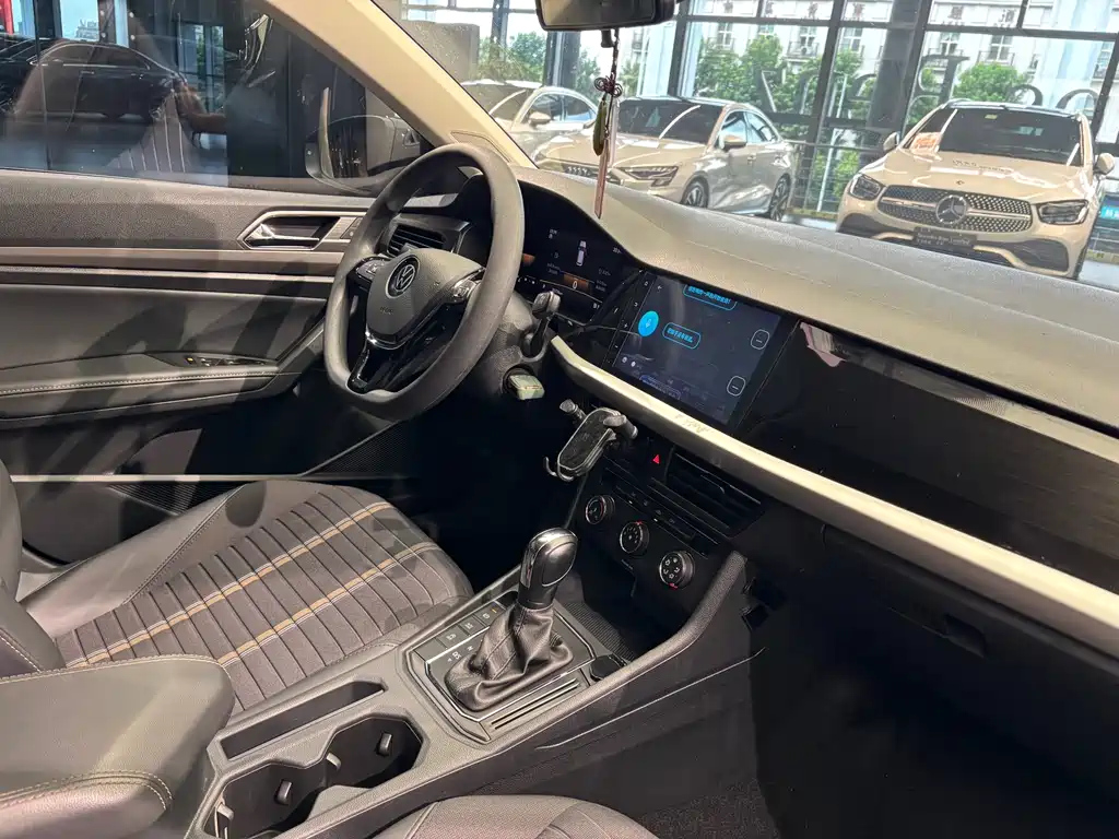 VOLKSWAGEN LAVIDA 2022