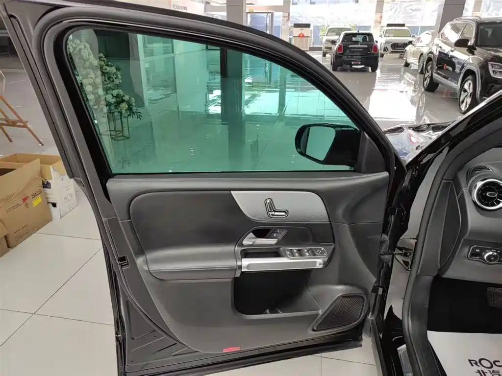 MERCEDES BENZ GLB 2022