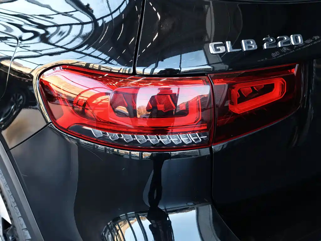 MERCEDES BENZ GLB 2022