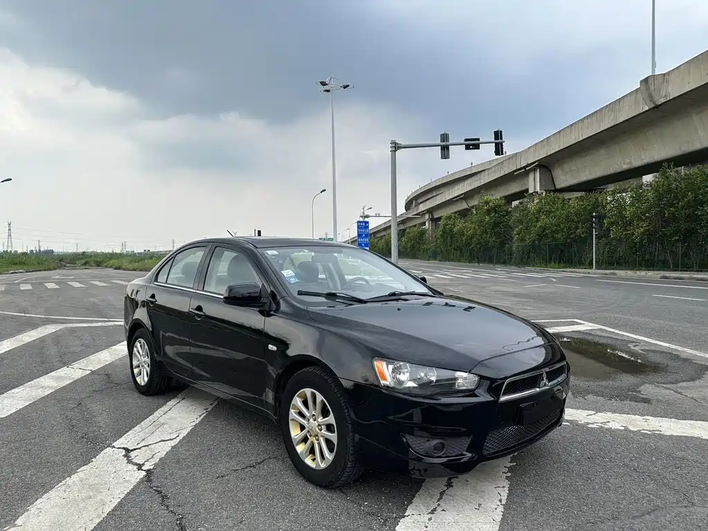 MITSUBISHI LANCER EX 2012