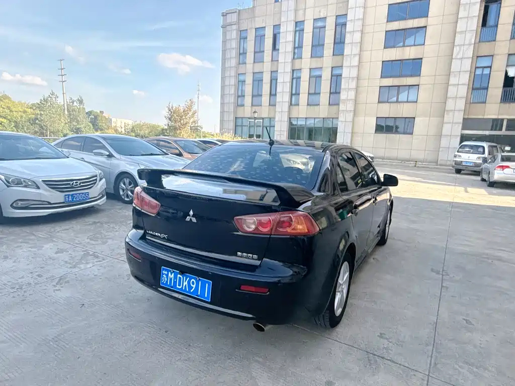 MITSUBISHI LANCER EX 2011