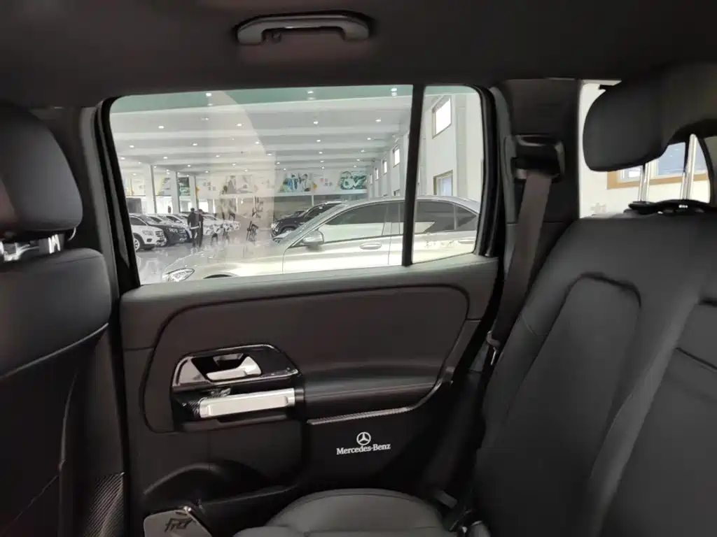 MERCEDES BENZ GLB 2023