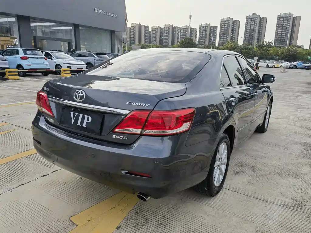 TOYOTA CAMRY 2011