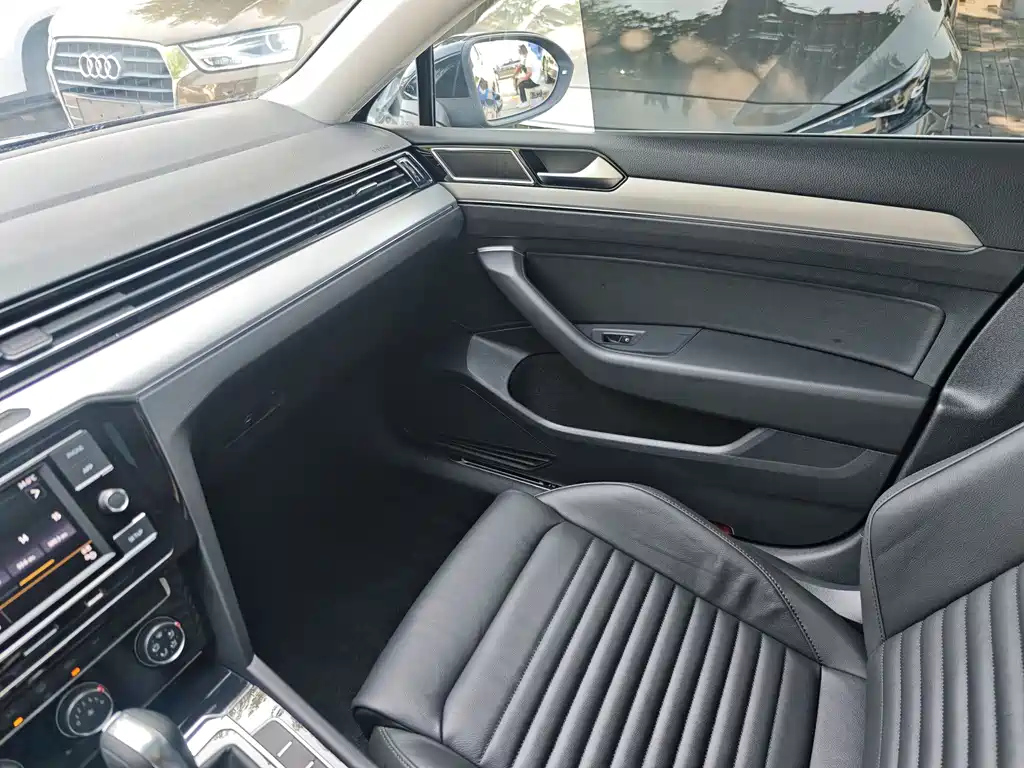 VOLKSWAGEN MAGOTAN 2018