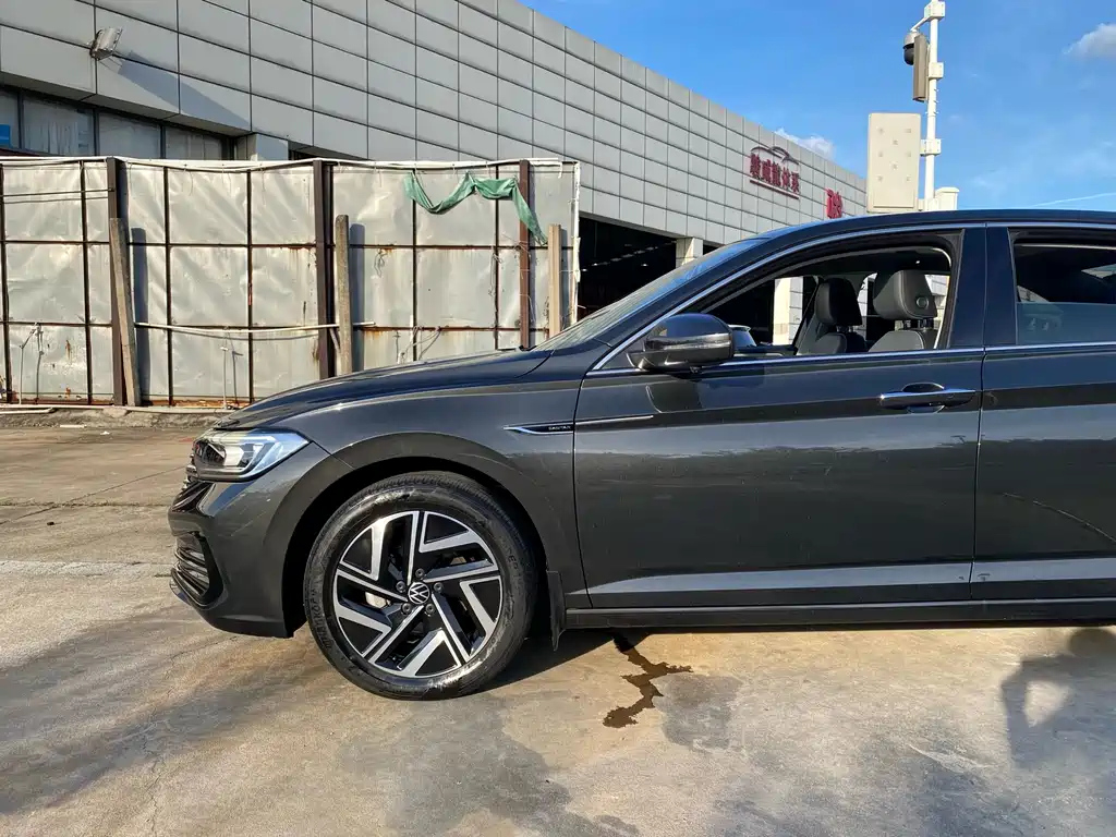 VOLKSWAGEN SAGITAR 2023