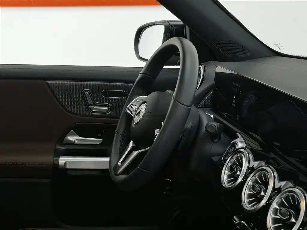 MERCEDES BENZ GLB 2022