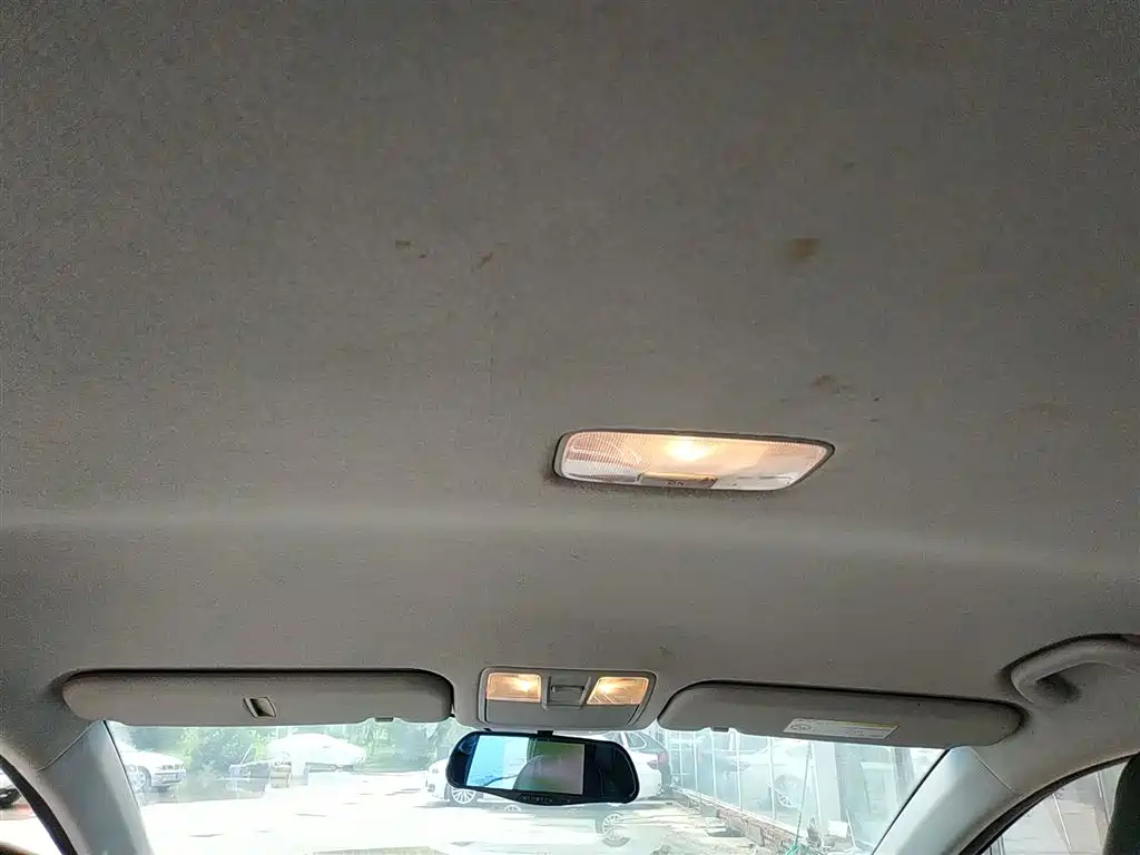 HYUNDAI ELANTRA 2012