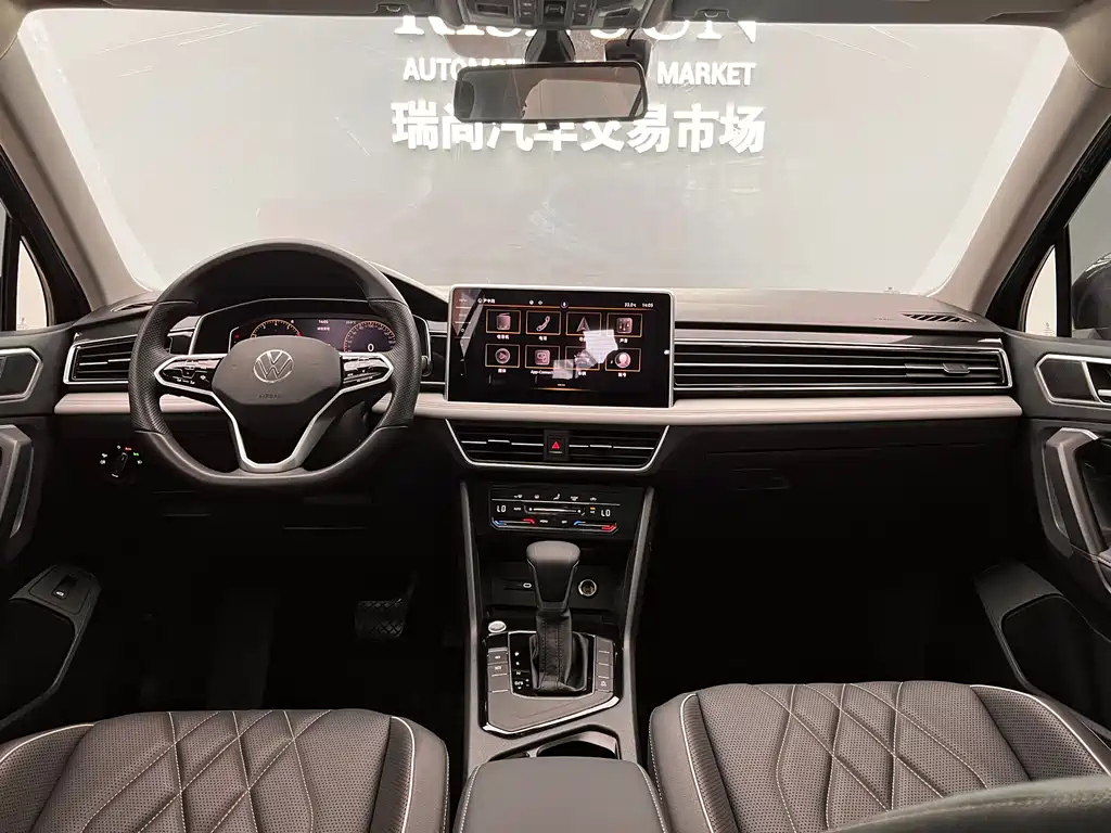 VOLKSWAGEN TIGUAN L 2023